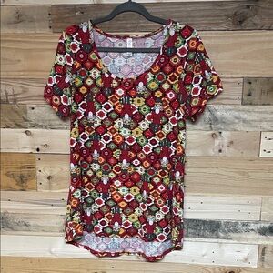 LuLaRoe size Medium Buttery Soft Red and Green Patterned Short Sleeve Top